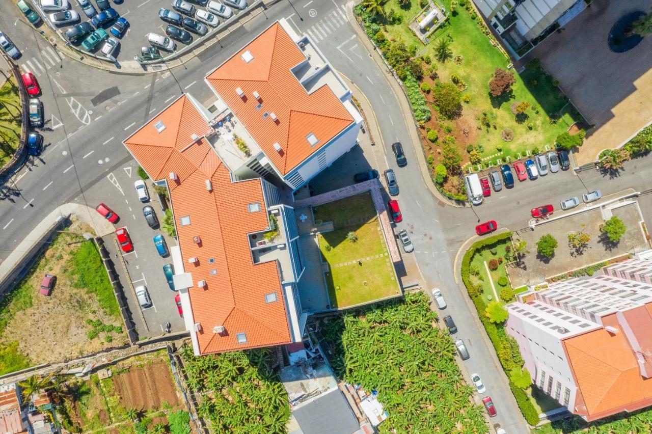 Ocean View And Garden In Exclusive Area Apartamento Funchal (Madeira)